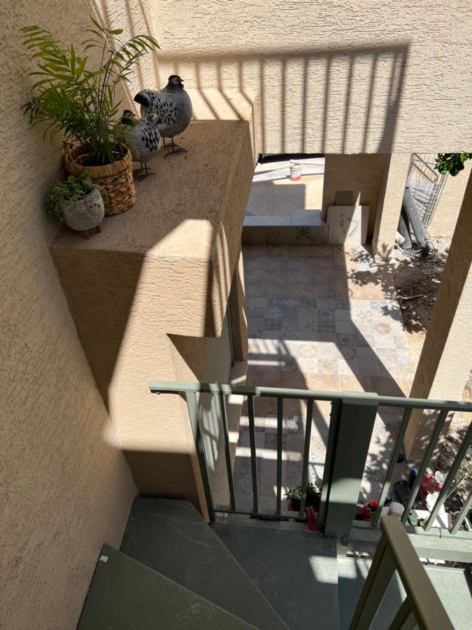 הפינה של טלי בנהריה - אירוח וספא בריאות מחומם Apartment Exterior photo